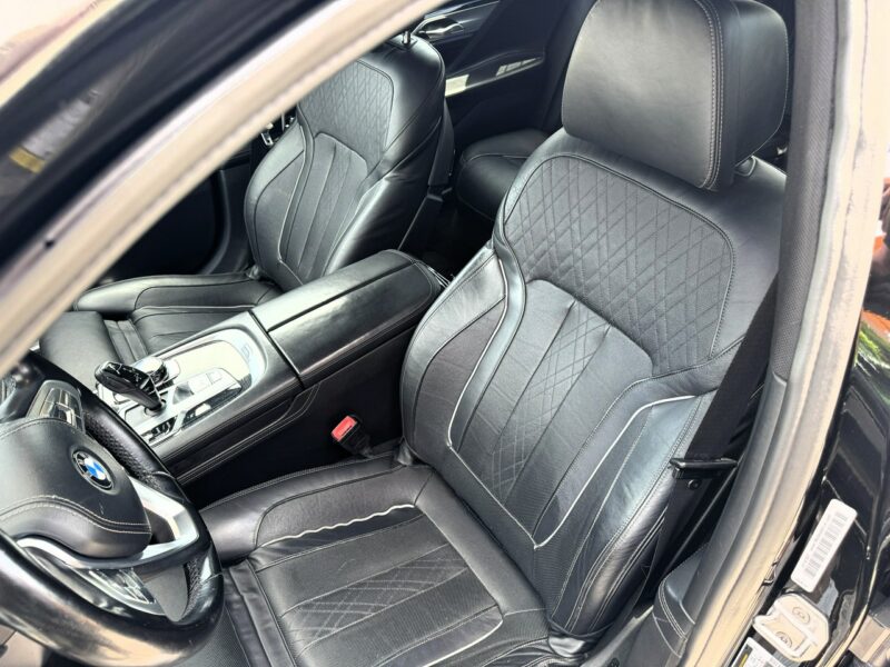 BMW 740 Carbon, Panorama, Wentylowane podgrzewane fotele, LED, Kamera, HARMAN G11/12 (2015-2022)
