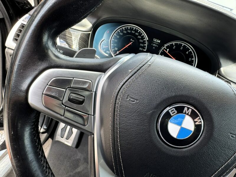 BMW 740 Carbon, Panorama, Wentylowane podgrzewane fotele, LED, Kamera, HARMAN G11/12 (2015-2022)