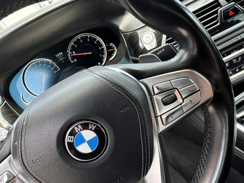 BMW 740 Carbon, Panorama, Wentylowane podgrzewane fotele, LED, Kamera, HARMAN G11/12 (2015-2022)