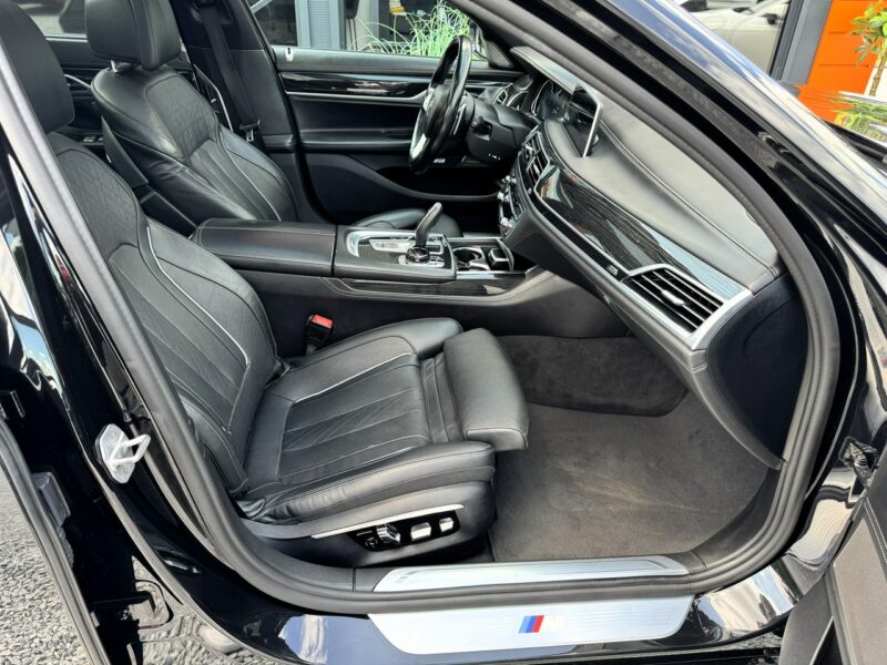 BMW 740 Carbon, Panorama, Wentylowane podgrzewane fotele, LED, Kamera, HARMAN G11/12 (2015-2022)