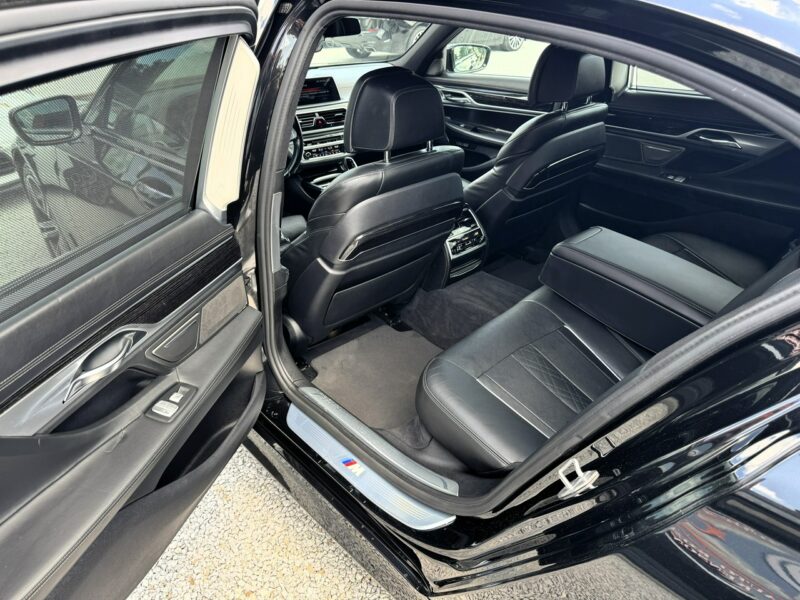 BMW 740 Carbon, Panorama, Wentylowane podgrzewane fotele, LED, Kamera, HARMAN G11/12 (2015-2022)