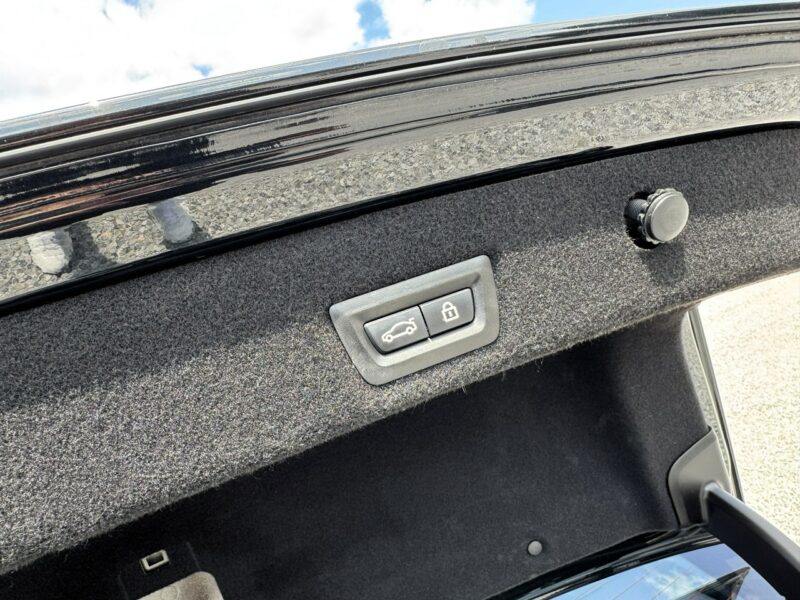 BMW 740 Carbon, Panorama, Wentylowane podgrzewane fotele, LED, Kamera, HARMAN G11/12 (2015-2022)