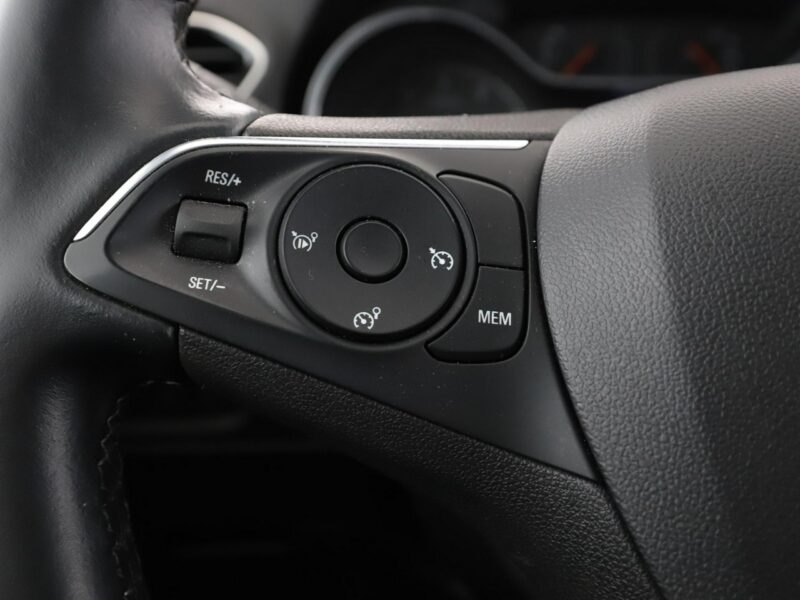 Opel Grandland X FV23% Navi Klimatyzacja Czujniki parkowania Podgrzewane fotele Bluetoo