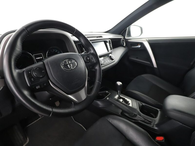 Toyota RAV-4 LED, półskóra kamera i czujniki parkowania el. klapa IV (2012-)