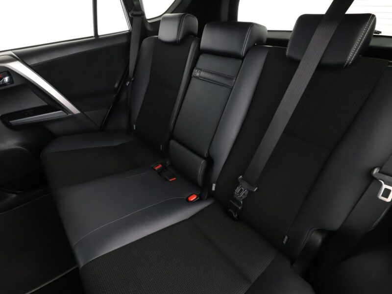 Toyota RAV-4 LED, półskóra kamera i czujniki parkowania el. klapa IV (2012-)