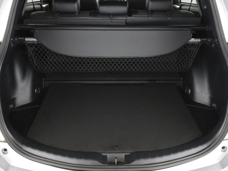 Toyota RAV-4 LED, półskóra kamera i czujniki parkowania el. klapa IV (2012-)