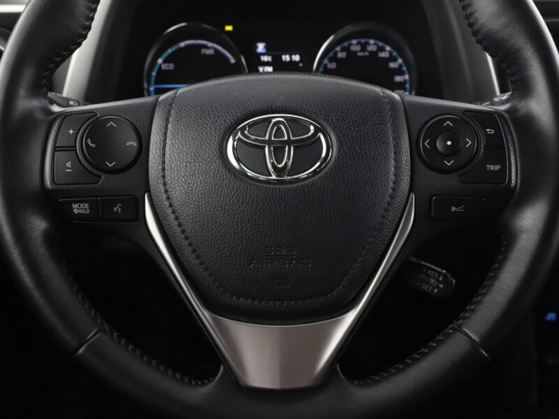 Toyota RAV-4 LED, półskóra kamera i czujniki parkowania el. klapa IV (2012-)