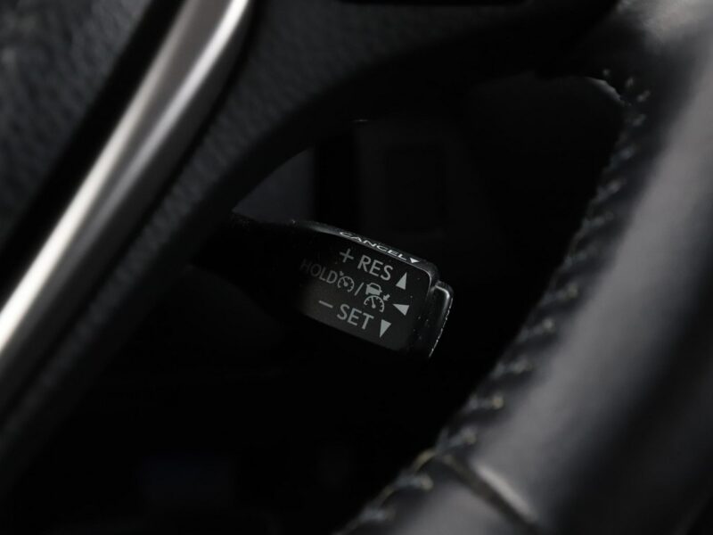 Toyota RAV-4 LED, półskóra kamera i czujniki parkowania el. klapa IV (2012-)