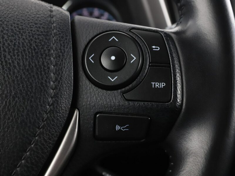 Toyota RAV-4 LED, półskóra kamera i czujniki parkowania el. klapa IV (2012-)