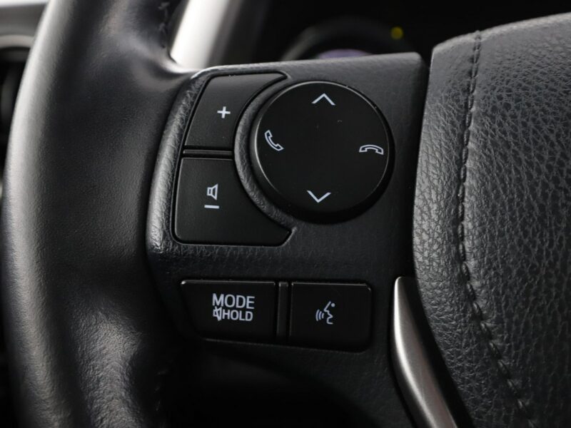 Toyota RAV-4 LED, półskóra kamera i czujniki parkowania el. klapa IV (2012-)
