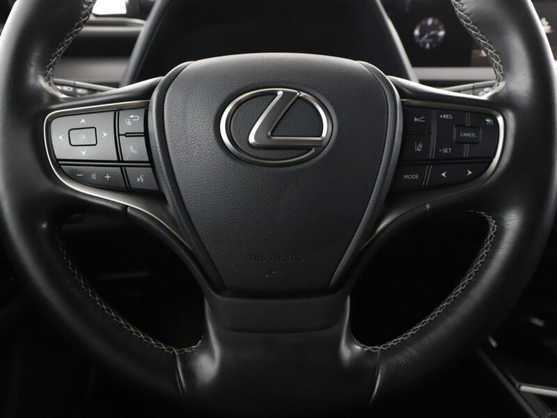 Lexus UX GRATIS! Pakiet Serwisowy o wartości 1000 zł!