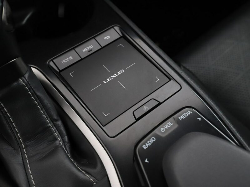 Lexus UX GRATIS! Pakiet Serwisowy o wartości 1000 zł!