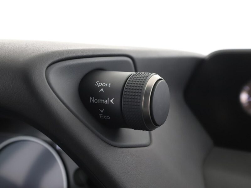 Lexus UX GRATIS! Pakiet Serwisowy o wartości 1000 zł!