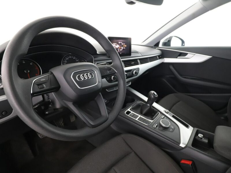 Audi A4 GRATIS! Pakiet Serwisowy o wartości 1000 zł! B9 (2015-)