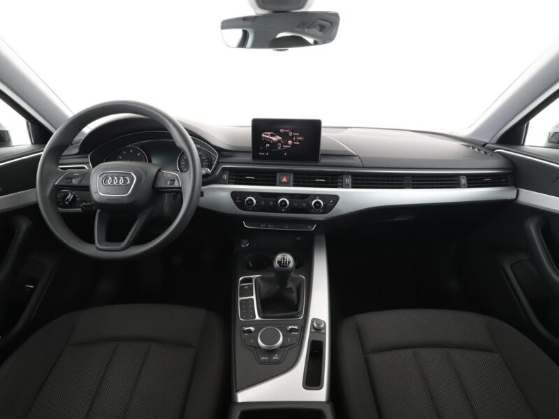 Audi A4 GRATIS! Pakiet Serwisowy o wartości 1000 zł! B9 (2015-)