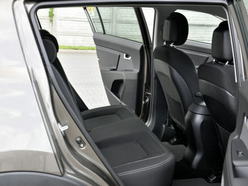 Kia Sportage 1,6i 135KM XL/Navi/Ledy/Serwis/PDC/Alufelgi/USB/1Rej. 2013. III (2010-2015)