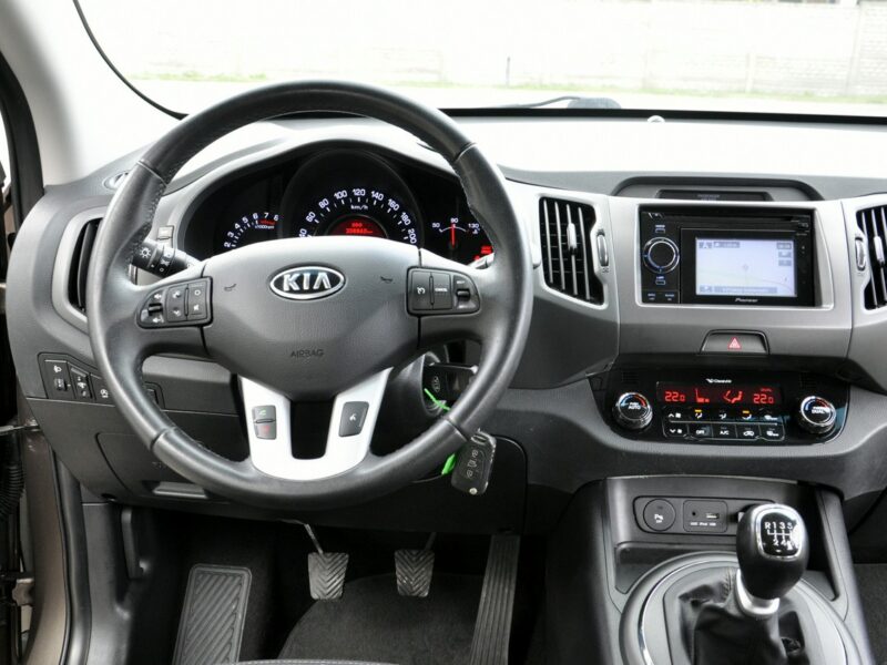 Kia Sportage 1,6i 135KM XL/Navi/Ledy/Serwis/PDC/Alufelgi/USB/1Rej. 2013. III (2010-2015)