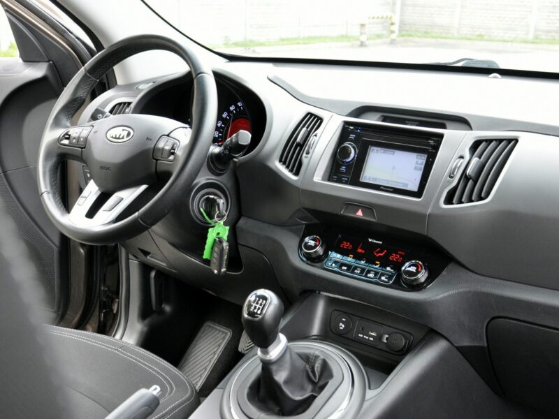 Kia Sportage 1,6i 135KM XL/Navi/Ledy/Serwis/PDC/Alufelgi/USB/1Rej. 2013. III (2010-2015)