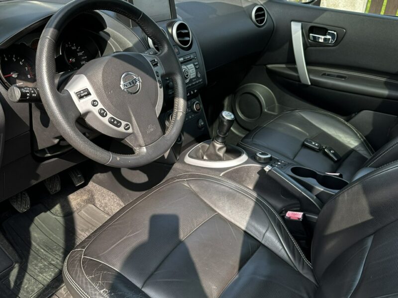 Nissan Qashqai 2,0 benzyna 141 ps 4x4 116 tyś km świeżo zarejestrowany kamera I (2007-2013)