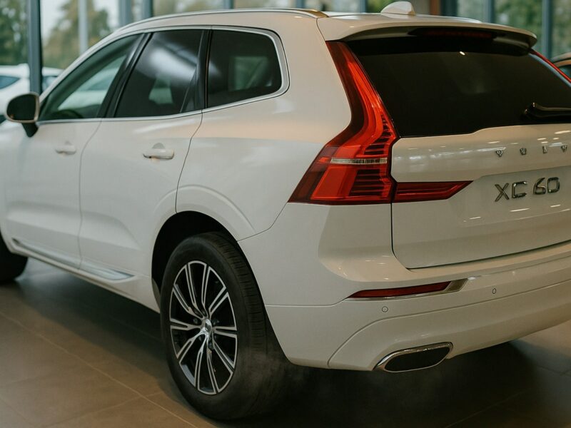 Volvo XC 60 Recharge Plug-In Hybrid AWD INSCRIPTION 341 KM FULL OPCJA I PANORAMA II (2017-)