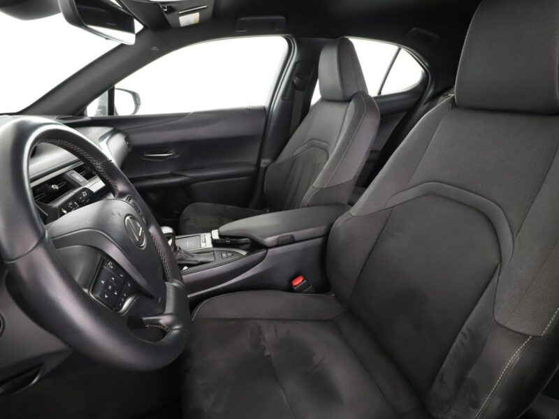 Lexus UX GRATIS! Pakiet Serwisowy o wartości 500 zł!