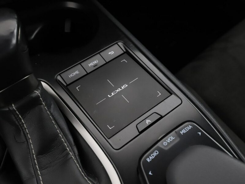Lexus UX GRATIS! Pakiet Serwisowy o wartości 500 zł!