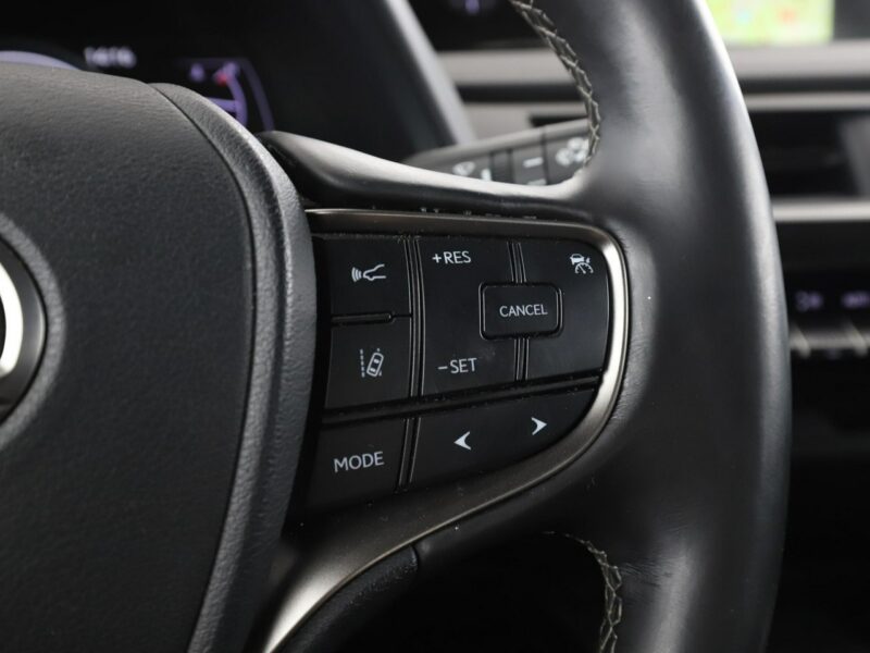 Lexus UX GRATIS! Pakiet Serwisowy o wartości 500 zł!