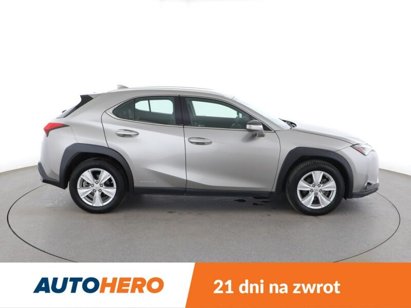 Lexus UX GRATIS! Pakiet Serwisowy o wartości 500 zł!
