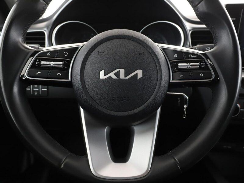 Kia XCeed klima auto kamera i czujniki parkowania LED multifunkcja