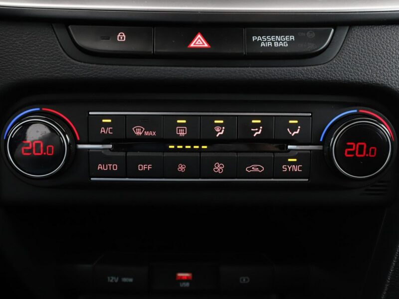 Kia XCeed klima auto kamera i czujniki parkowania LED multifunkcja