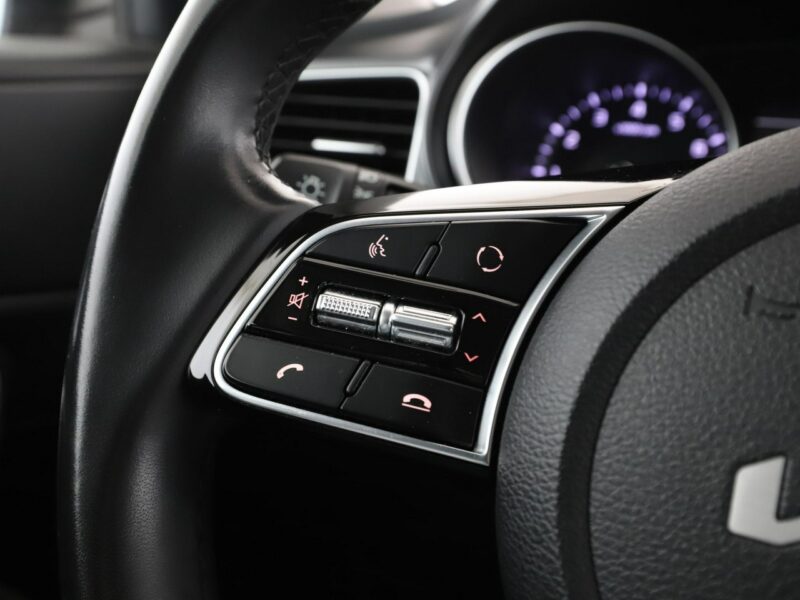 Kia XCeed klima auto kamera i czujniki parkowania LED multifunkcja