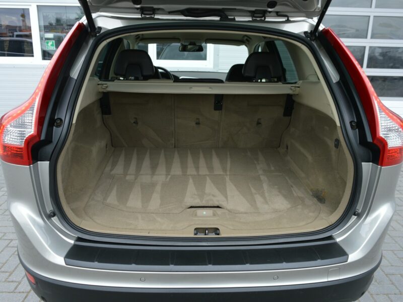 Volvo XC 60 2.0 D3 Automat 100% bezwypadkowy Skóra Navi Radar Bluetooth 175 tys.km I (2008-2017)