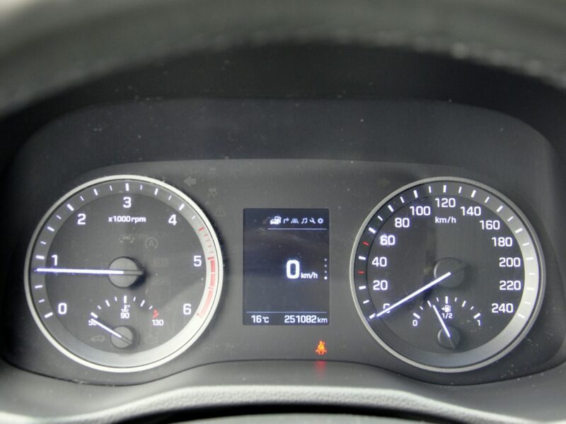 Hyundai Tucson 1,7CRDi 116KM Premium/Navi/Kamera/Led/LaneAssist/Blis/PDC/NoweOpony III (2015-2020)