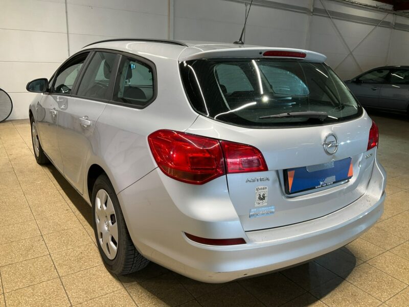 Opel Astra Oszczędny Diesel, klimatyzacja, niski przebieg, 8 airbag, isofix J (2009-2019)