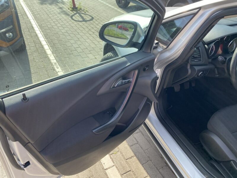 Opel Astra Oszczędny Diesel, klimatyzacja, niski przebieg, 8 airbag, isofix J (2009-2019)