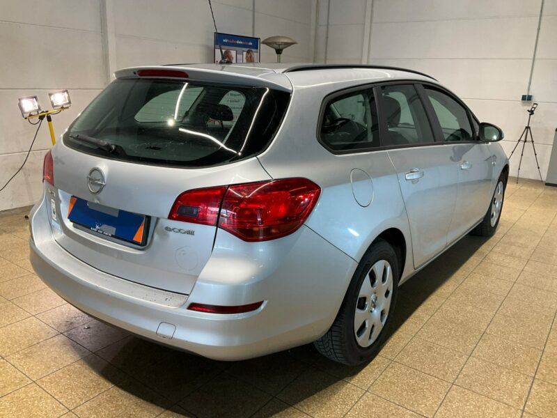 Opel Astra Oszczędny Diesel, klimatyzacja, niski przebieg, 8 airbag, isofix J (2009-2019)