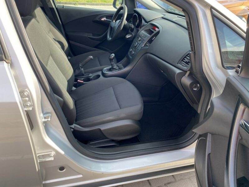 Opel Astra Oszczędny Diesel, klimatyzacja, niski przebieg, 8 airbag, isofix J (2009-2019)