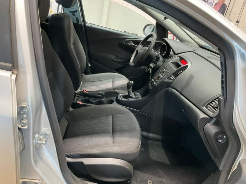 Opel Astra Oszczędny Diesel, klimatyzacja, niski przebieg, 8 airbag, isofix J (2009-2019)