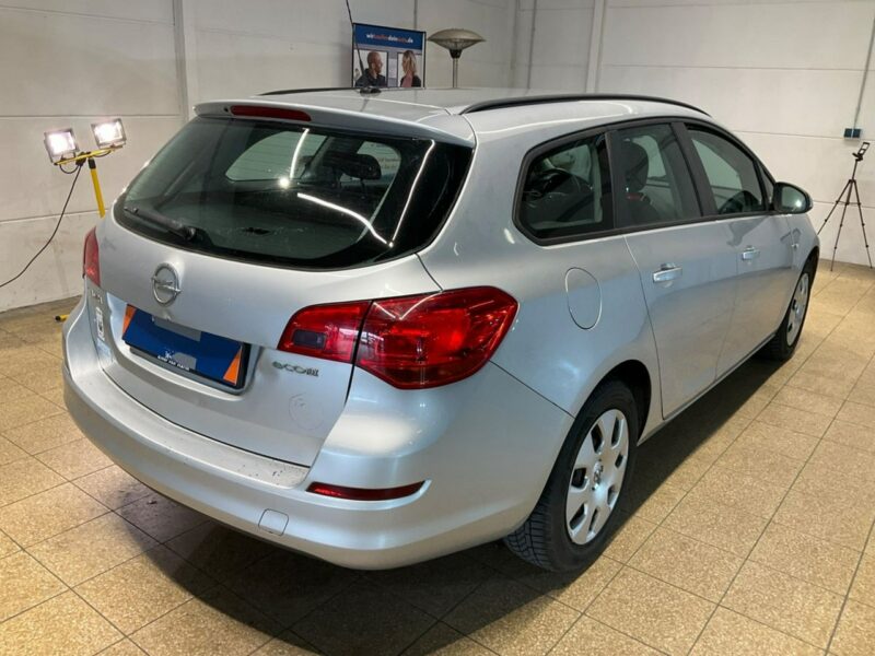 Opel Astra Oszczędny Diesel, klimatyzacja, niski przebieg, 8 airbag, isofix J (2009-2019)