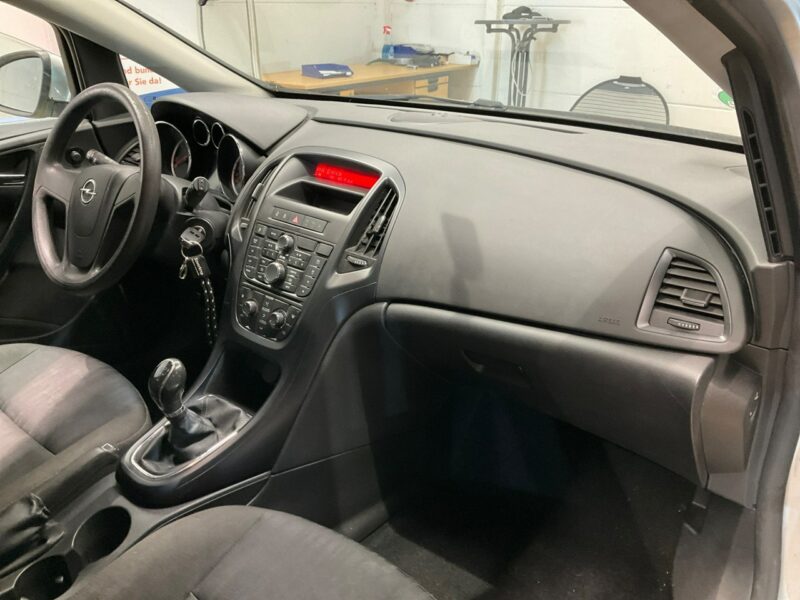 Opel Astra Oszczędny Diesel, klimatyzacja, niski przebieg, 8 airbag, isofix J (2009-2019)