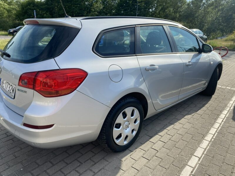 Opel Astra Oszczędny Diesel, klimatyzacja, niski przebieg, 8 airbag, isofix J (2009-2019)