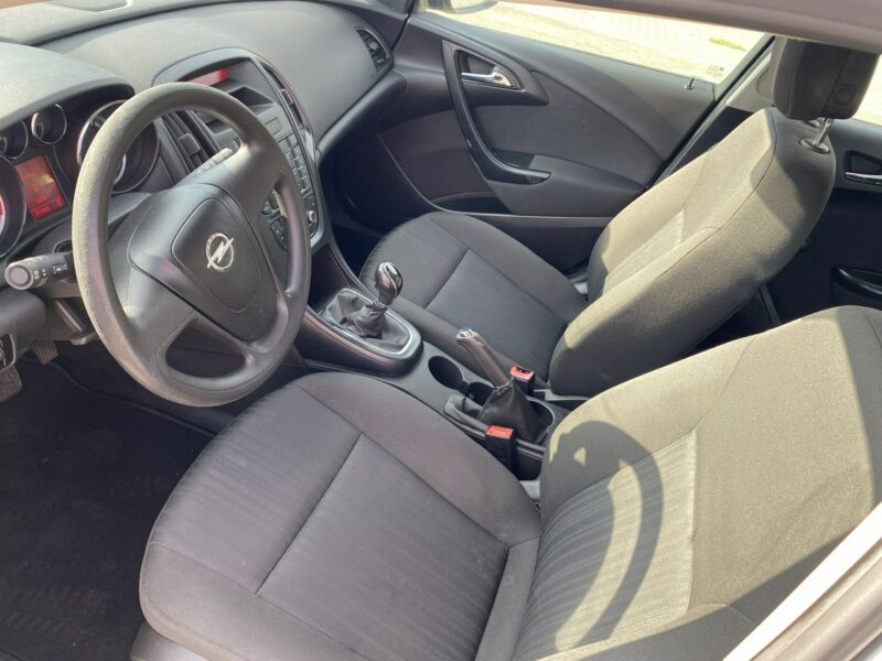 Opel Astra Oszczędny Diesel, klimatyzacja, niski przebieg, 8 airbag, isofix J (2009-2019)