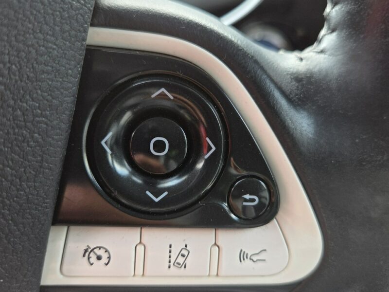 Toyota Prius 1.8 HSD 136KM Ledy Kamera Ast. Pasa Distronic Super Stan Serwis! V (2015-)
