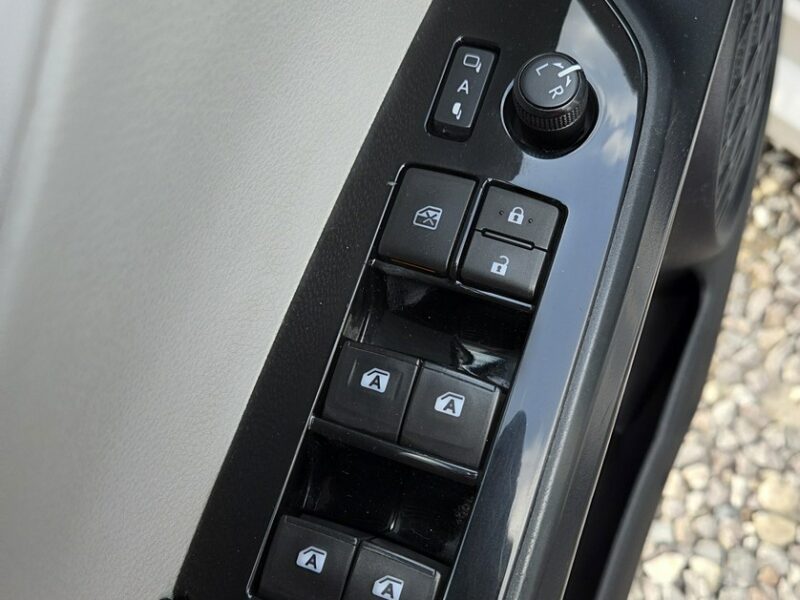 Toyota Prius 1.8 HSD 136KM Ledy Kamera Ast. Pasa Distronic Super Stan Serwis! V (2015-)