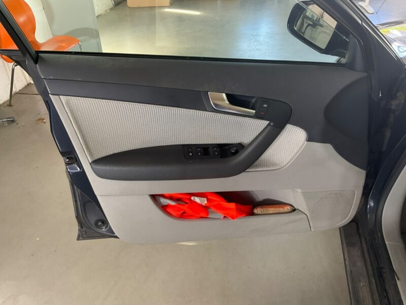 Audi A3 1,8 T 160KM ,klimatronik, isofix, 8 airbag, zarejestrowany 8P (2003-2012)