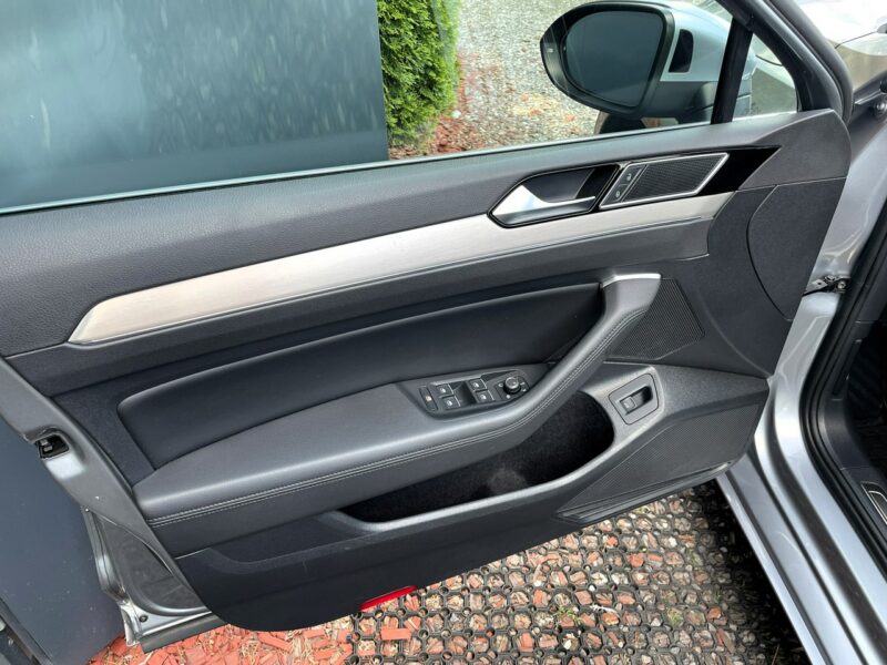 Volkswagen Passat LED, Klima, Navi, Temp, Asystenci, Kamera, Grzane Fotele, Martwe Pole B8 (2014-2023)