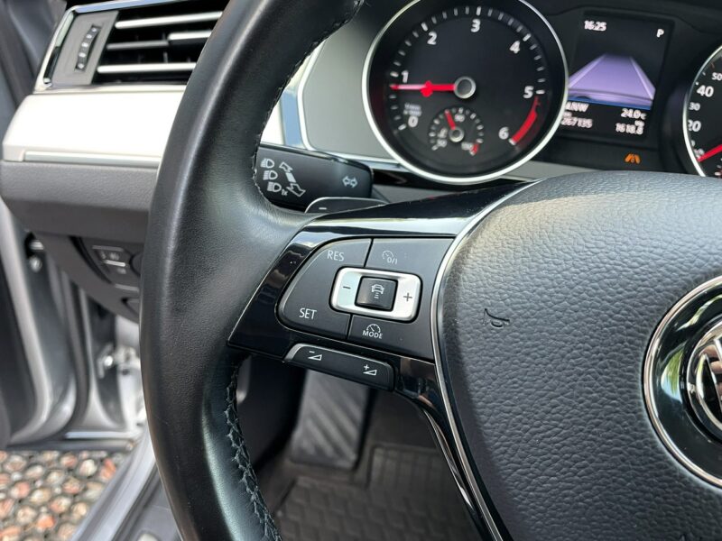 Volkswagen Passat LED, Klima, Navi, Temp, Asystenci, Kamera, Grzane Fotele, Martwe Pole B8 (2014-2023)