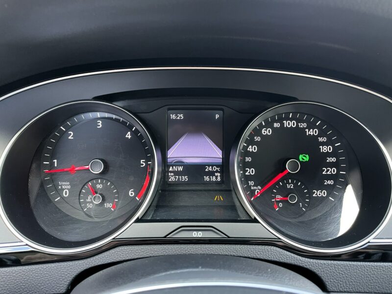 Volkswagen Passat LED, Klima, Navi, Temp, Asystenci, Kamera, Grzane Fotele, Martwe Pole B8 (2014-2023)
