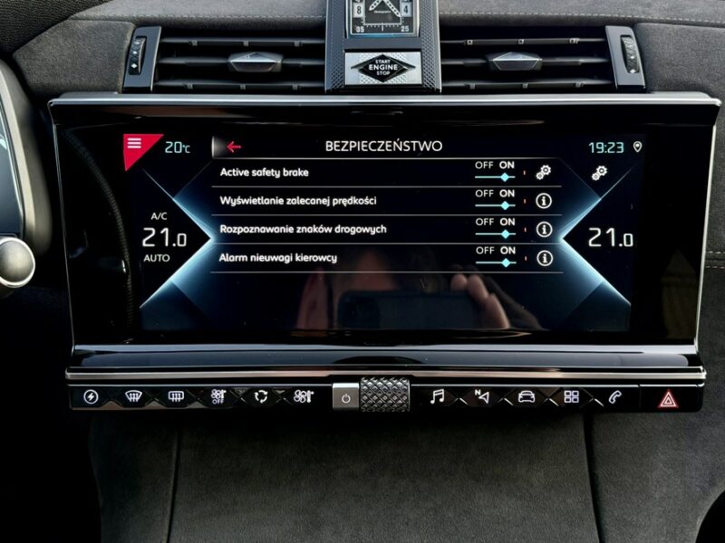 DS Automobiles DS 7 Crossback Performance,225KM,Full wersja