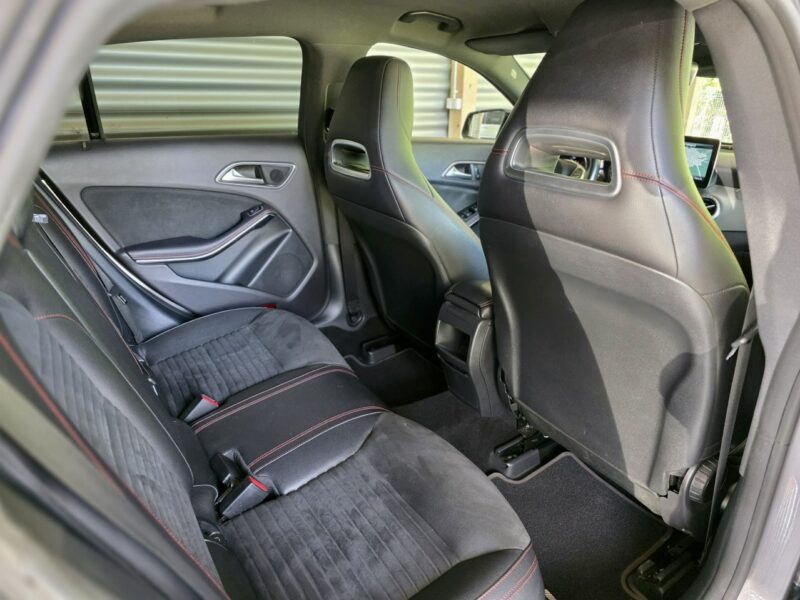 Mercedes CLA 200 Shooting Brake AMG Line I (2013-2019)